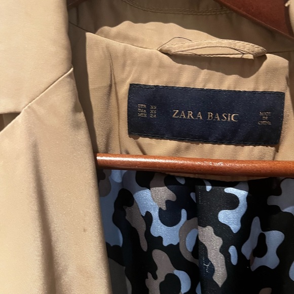 Zara Trench - Picture 3 of 3